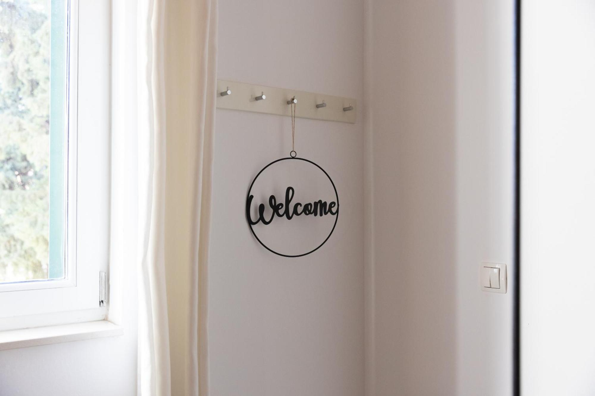 Central Split Rooms And Apartments Paese Экстерьер фото