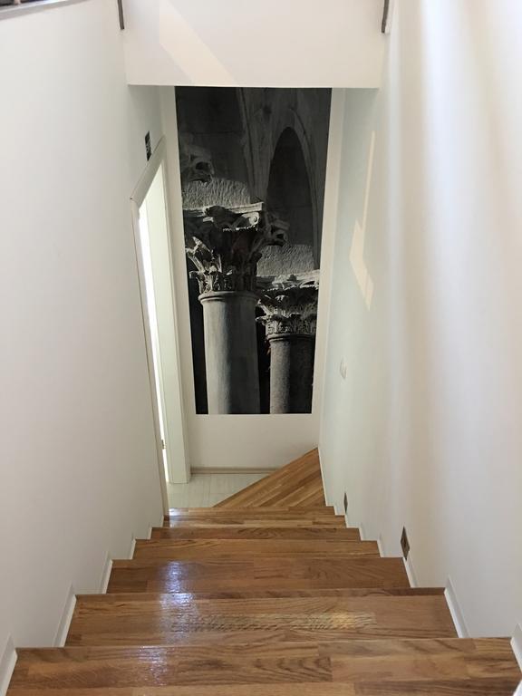 Central Split Rooms And Apartments Paese Экстерьер фото